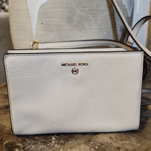 Michael Kors Cream Crossbody Bag - Picture 4 of 12